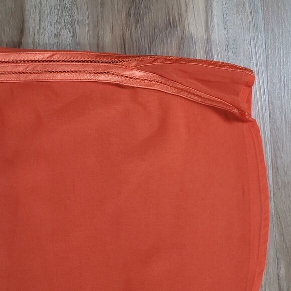 💚Bebe Orange Sheer Zippered Batwing Blouse Small - Picture 4 of 10